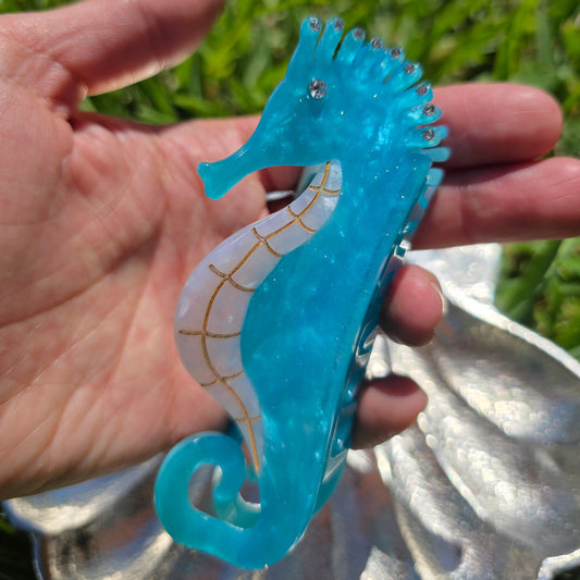 Blue Sea horse Hair Claw
