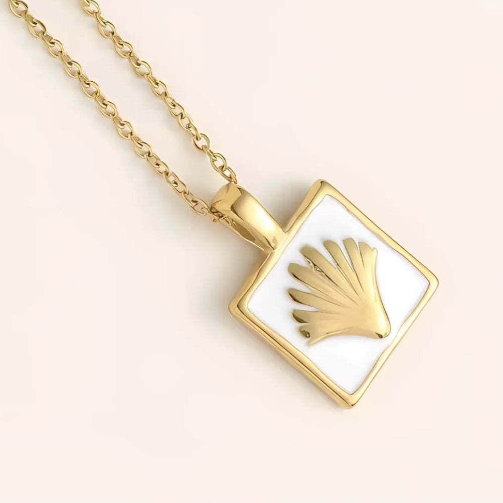 Seashell Stamp Necklace White