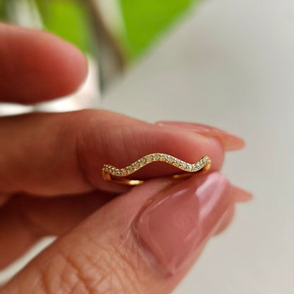 Dainty Wave ring - adjustable and gold plated