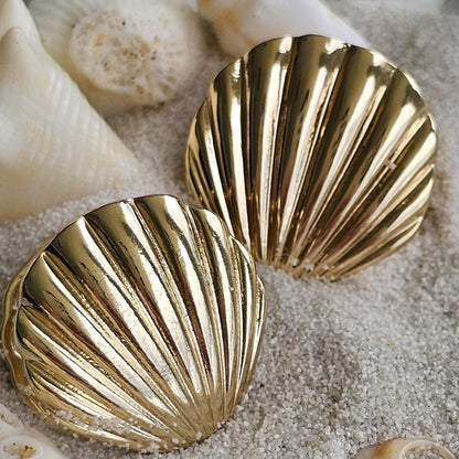 Gold Shell Earrings, Beach earrings Ocean style, sea shell