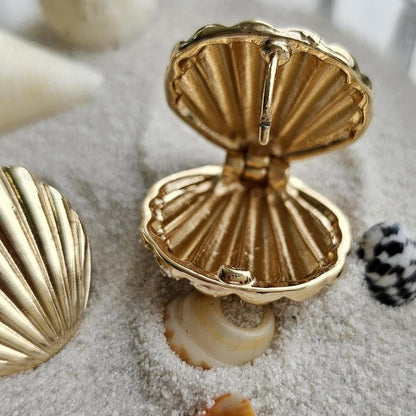 Gold Shell Earrings, Beach earrings Ocean style, sea shell