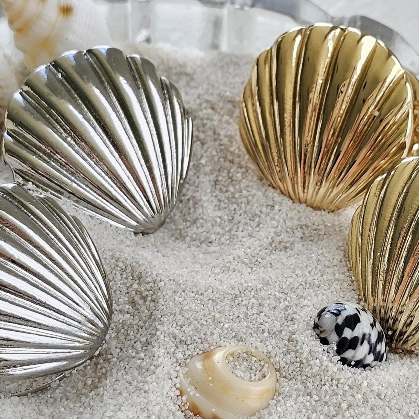 Gold Shell Earrings, Beach earrings Ocean style, sea shell